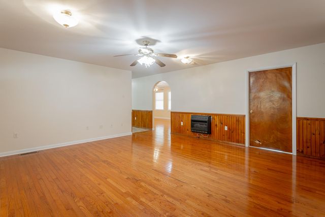 519 Hargiss Cove Road, South Pittsburg, TN 37380