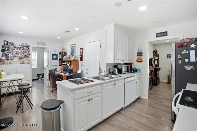 3683 Wilcox Drive, Pearl, MS 39208