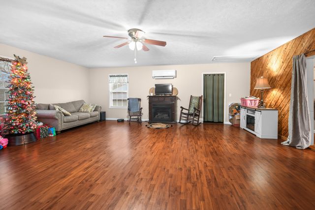 334 Vina Brown Road, Stearns, KY 42647