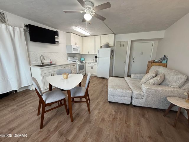 2711 N Halifax Ave Apt 288, Daytona Beach, FL 32118