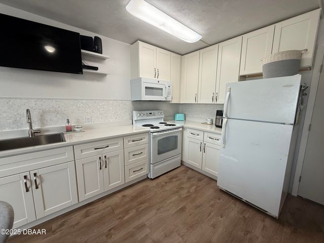 2711 N Halifax Ave Apt 288, Daytona Beach, FL 32118