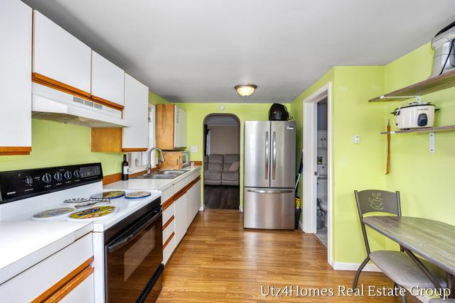1136 Wilson Court, Norton Shores, MI 49441