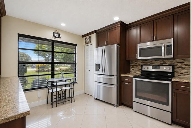 1470 Summit Run Circle, West Palm Beach, FL 33415