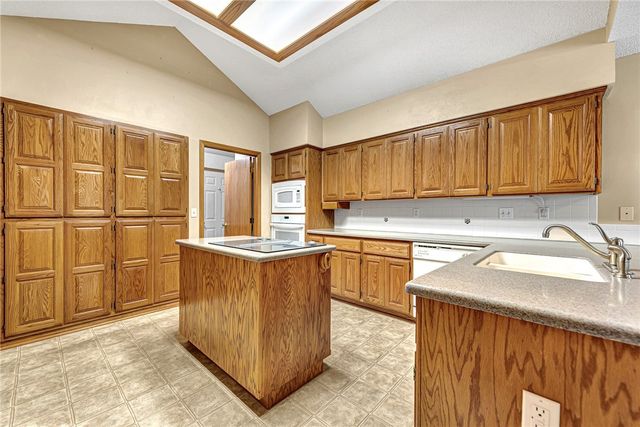 1 Newent Lane, Bella Vista, AR 72714