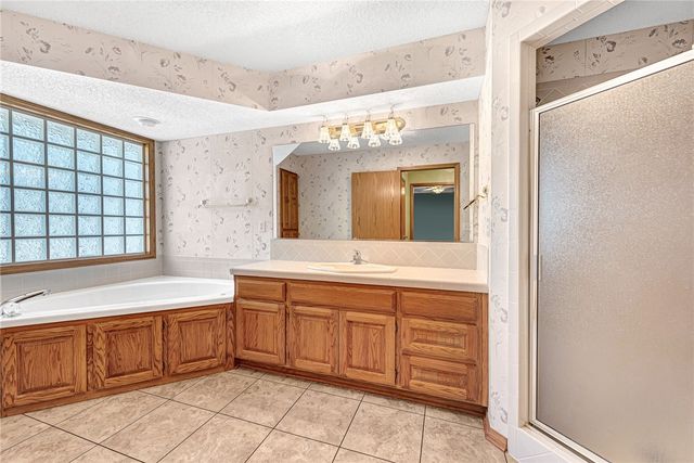 1 Newent Lane, Bella Vista, AR 72714