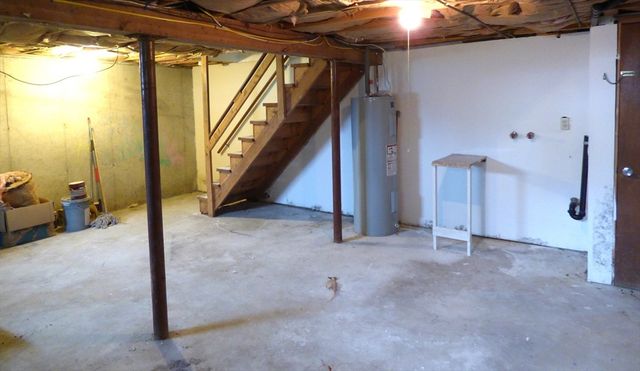 26-28 Daniel St, Springfield, MA 01151