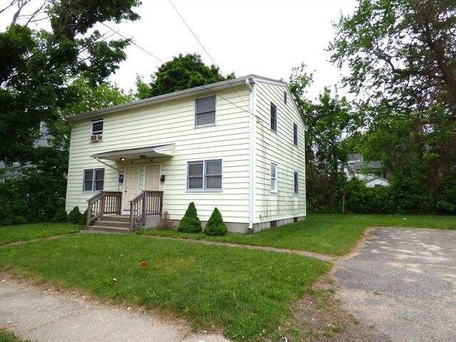 26-28 Daniel St, Springfield, MA 01151