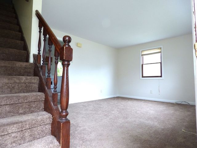 26-28 Daniel St, Springfield, MA 01151