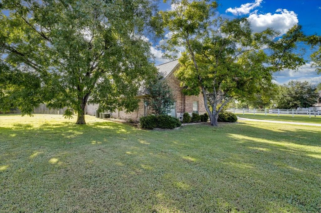 30 Tananger Springs Drive, Denison, TX 75021