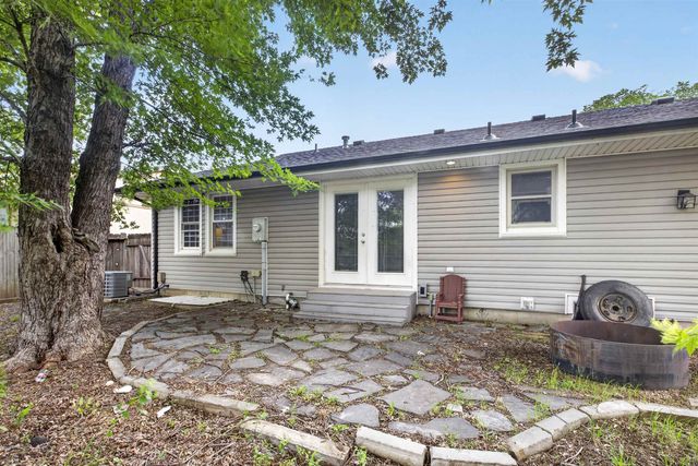 921 E 43rd St S, Wichita, KS 67216