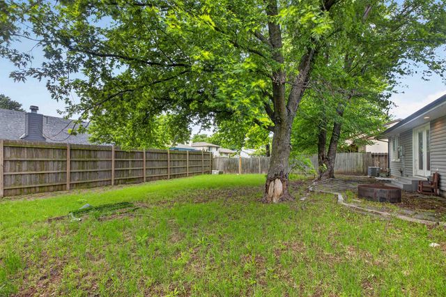 921 E 43rd St S, Wichita, KS 67216