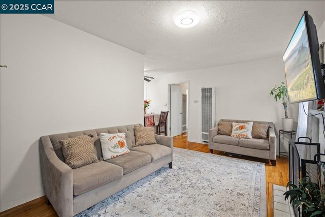 956 Wilson Ave, Richmond, CA 94805