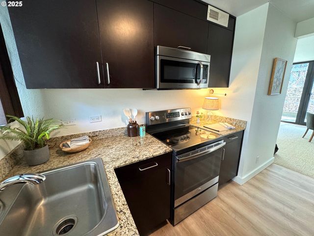 255 Sw HARRISON St, Portland, OR 97201