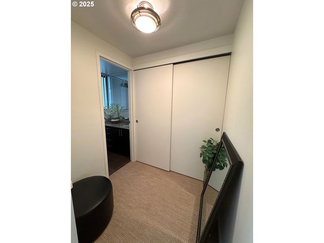 255 Sw HARRISON St, Portland, OR 97201