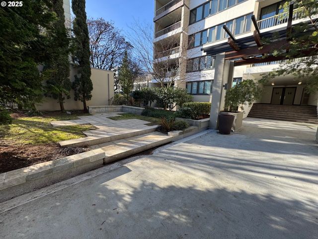 255 Sw HARRISON St, Portland, OR 97201