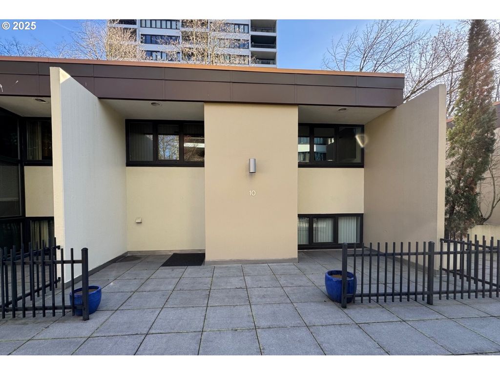 255 Sw HARRISON St, Portland, OR 97201