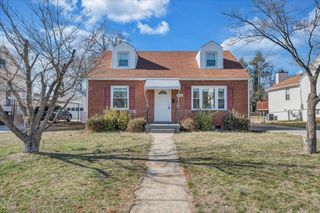 2412 Churchill DR, Roanoke, VA 24012
