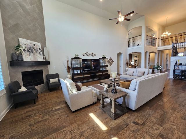 1505 Hudson Drive, Ennis, TX 75119