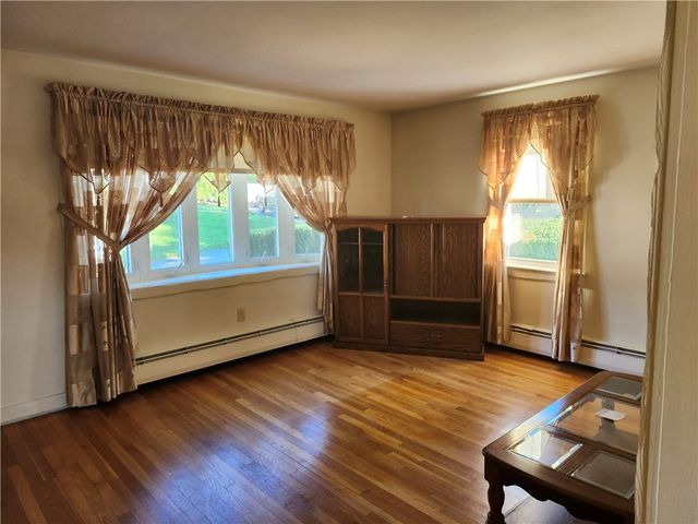 81 Sophia Drive, Warwick, RI 02886