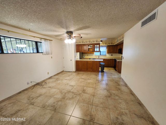 1833 S Oak Park Drive, Tucson, AZ 85710