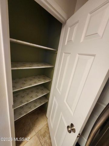 1833 S Oak Park Drive, Tucson, AZ 85710