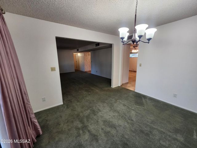 1833 S Oak Park Drive, Tucson, AZ 85710