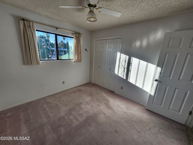 1833 S Oak Park Drive, Tucson, AZ 85710
