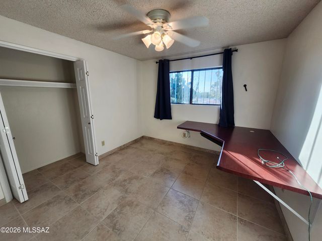 1833 S Oak Park Drive, Tucson, AZ 85710