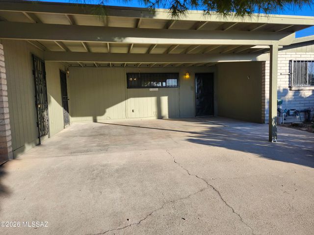 1833 S Oak Park Drive, Tucson, AZ 85710
