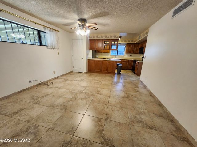 1833 S Oak Park Drive, Tucson, AZ 85710