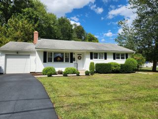 20 Dogwood Lane, Newington, CT 06111