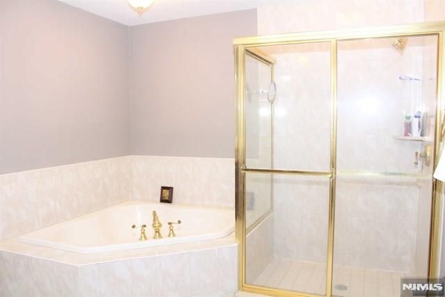 26 Candlewood Drive, Old Tappan, NJ 07675