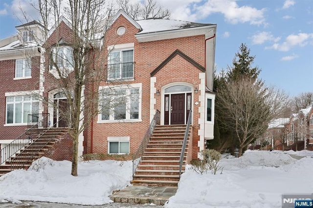 26 Candlewood Drive, Old Tappan, NJ 07675