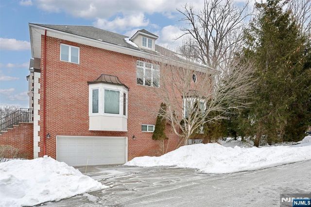 26 Candlewood Drive, Old Tappan, NJ 07675