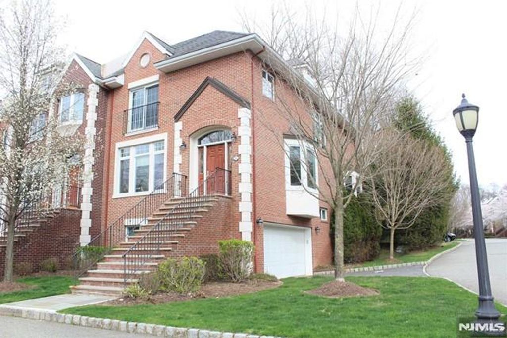 26 Candlewood Drive, Old Tappan, NJ 07675