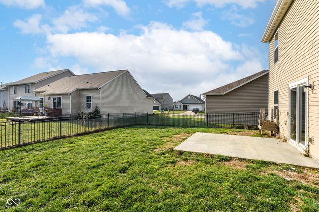 559 Genisis Drive, Whiteland, IN 46184