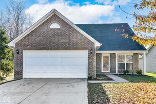 559 Genisis Drive, Whiteland, IN 46184