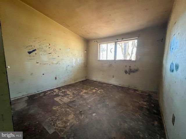 4 MARTELL RD, Newark, DE 19713