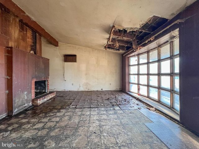 4 MARTELL RD, Newark, DE 19713