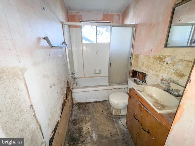 4 MARTELL RD, Newark, DE 19713