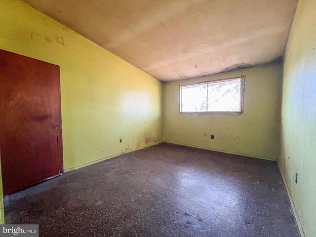 4 MARTELL RD, Newark, DE 19713