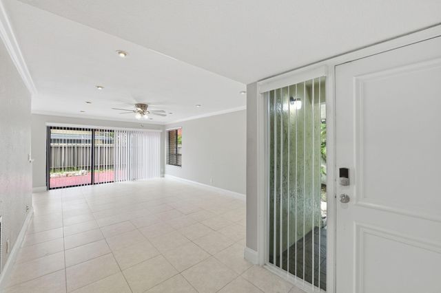 8741 Cleary Boulevard, Plantation, FL 33324