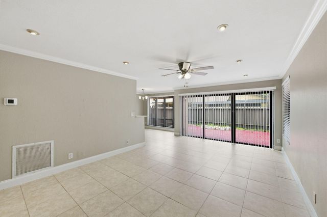 8741 Cleary Boulevard, Plantation, FL 33324