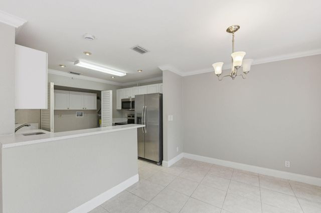 8741 Cleary Boulevard, Plantation, FL 33324