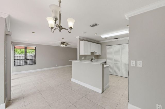 8741 Cleary Boulevard, Plantation, FL 33324