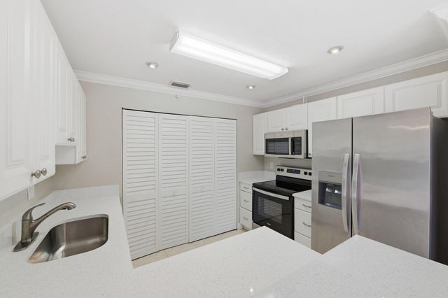 8741 Cleary Boulevard, Plantation, FL 33324