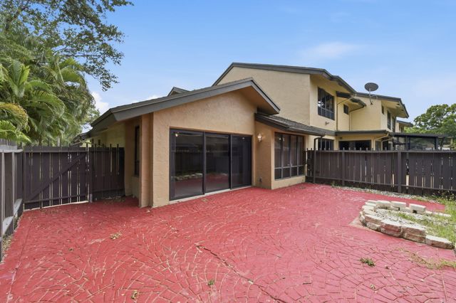 8741 Cleary Boulevard, Plantation, FL 33324