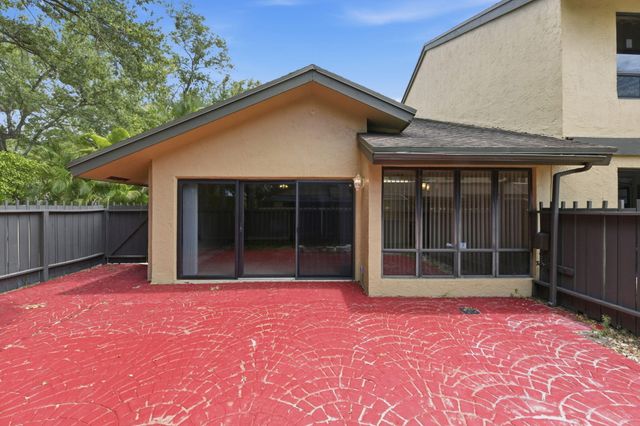 8741 Cleary Boulevard, Plantation, FL 33324