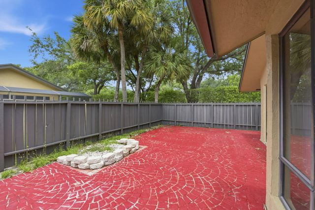 8741 Cleary Boulevard, Plantation, FL 33324