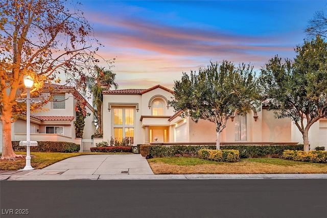 8390 Carmel Ridge Court, Las Vegas, NV 89113